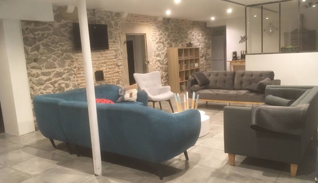 Modern and bright holiday home with private pool for 18pax