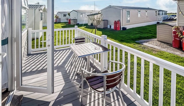 Modern and contemporary 12ft-wide caravan with two twin.