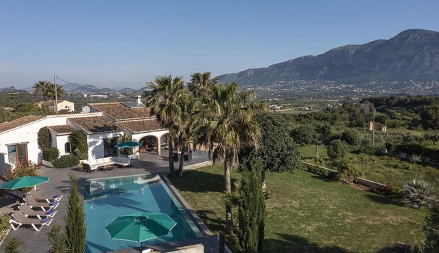 Modern and cheerful villa in Javea, on the Costa Blanca, Spain with private pool for 6 persons