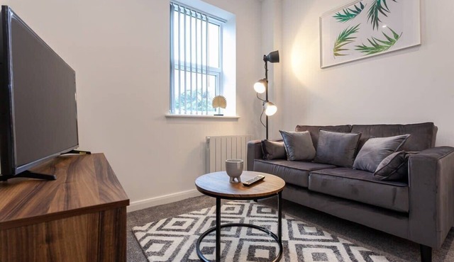Modern and Chic 1BR Apartment in Bolton