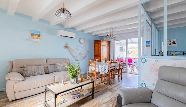 Modern and colourful villa in Jard-sur-mer