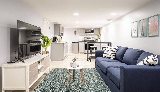 Modern and Comfy 1BR Apartment in Logan Square!