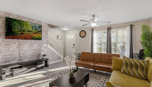 Modern and Comfy 3BR 2Bath Townhome, near Greenville Downtown