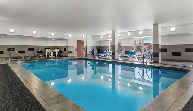 Modern and Comfy Three-Unit Retreat Near Denver Tech, Dining & Local Attractions