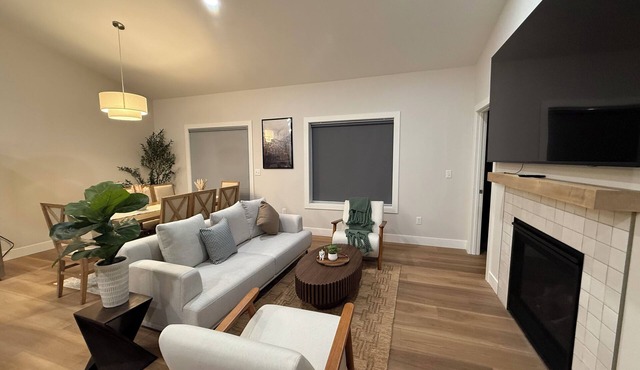 Modern and comfy townhome in Champaign Urbana
