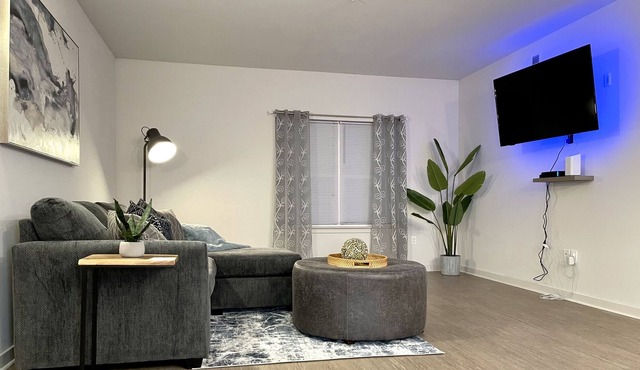 Modern and Cozy 2-Bedroom, 2-Bathroom Getaway!