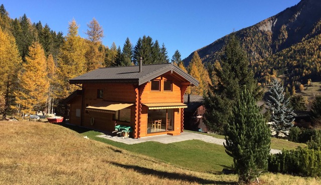 Modern and cozy chalet in the Swiss Valais - Mont Blanc massif