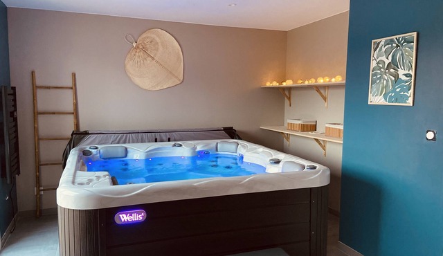 Modern and cozy house with spa on the Opal Coast, 4*