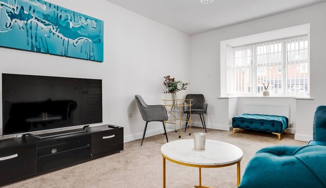 Modern and Cozy Kirkby Retreat Parking Sleeps 5 - Pass the Keys