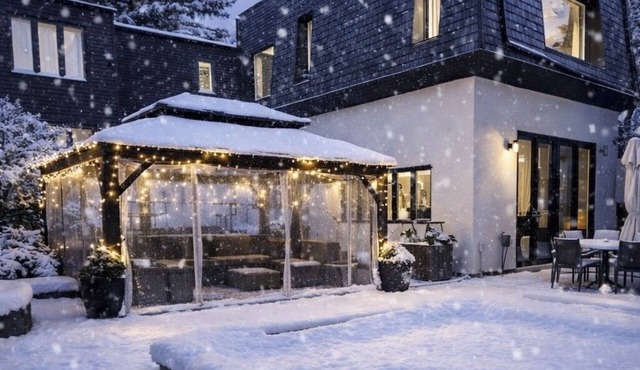 Modern and cozy Lakeview guesthouse