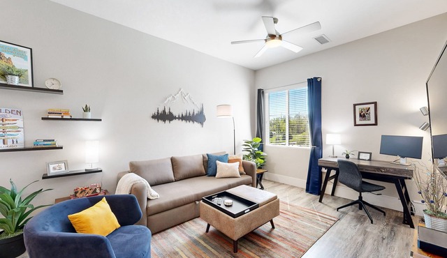 Modern and Cozy — Near Downtown, Red Rocks, Hiking, CSM campus