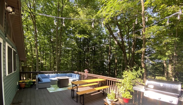 Modern and cozy- perfect for your Winter getaway!