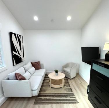 Modern and Cozy Private Studio