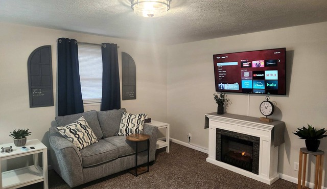 Modern and Cozy Space Near Columbus Attractions