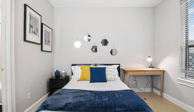 Modern and Cozy Urban Townhome - Heights area