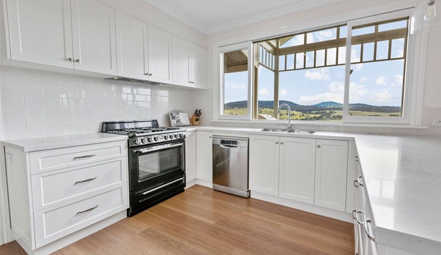 Modern and elegant 5 bedroom farmhouse with magnificent views