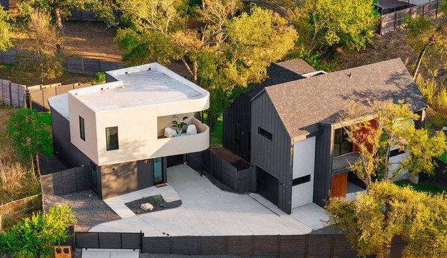 Modern and Funky brand-new 2-bedroom house in East Austin