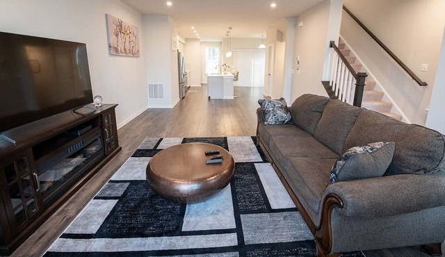 Modern and Luxurious captivating home with great backyard