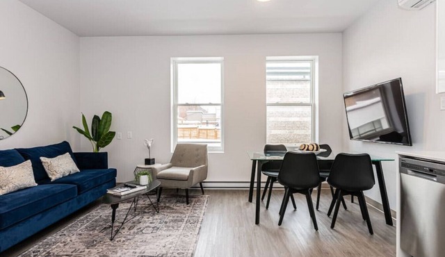 Modern and New Studio in the Heart of the City by Denstays