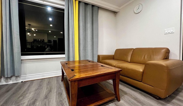 Modern and Newly Renovated 4-bedroom 2 bathroom house with WiFi in Toronto