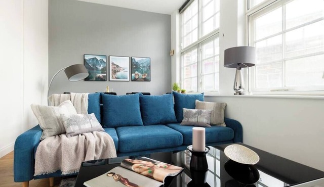 Modern and Spacious 3 bed apt next to The Shard