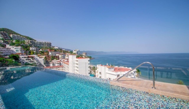 Modern and spacious condo V177 in the Romantic zone of Puerto Vallarta!