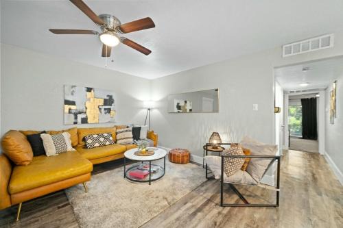 Modern and Spacious Apartment from AT&T Stadium!