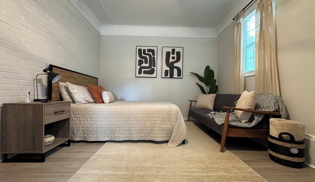 Modern And Spacious Studio Retreat