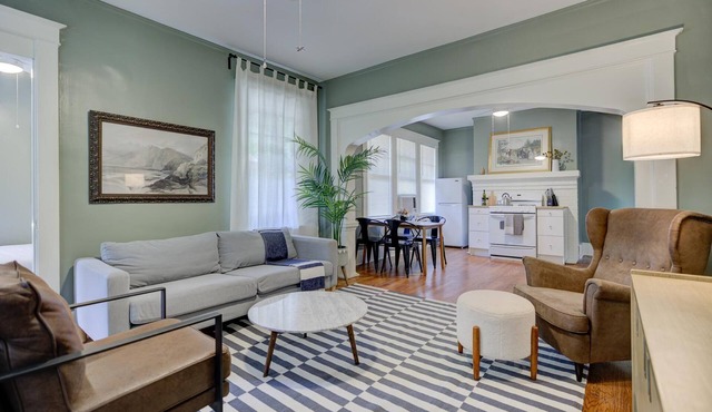Modern and Stately Upper 2-bed in Historic Midtown