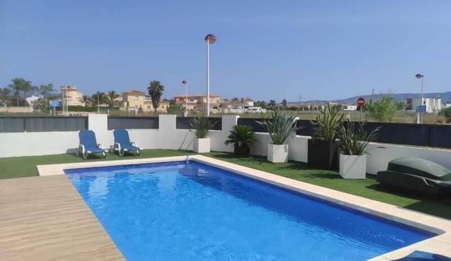 Modern and very well equipped Villa MONICA in Els Poblets