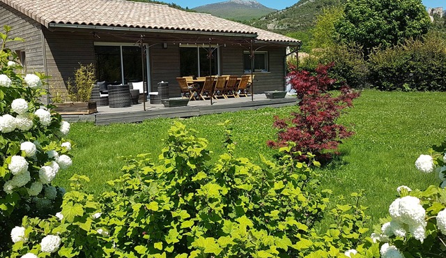Modern and warm wooden house in a quiet area
