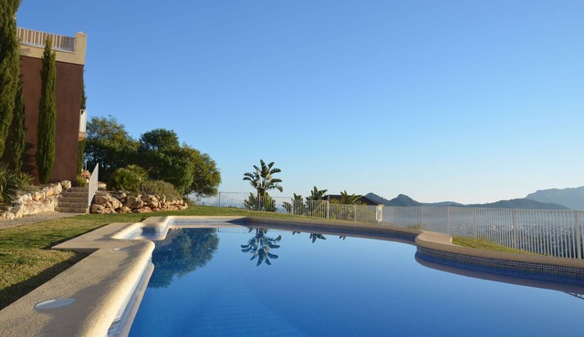 Modern and well equipped townhouse with fantastic views Licensed: VT-479139-A