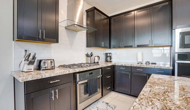 Modern Antelope Home: 14 Mi to Downtown Sacramento