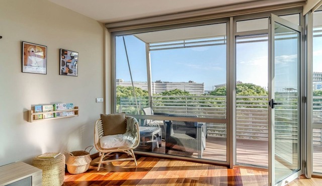 Modern apartment near Forum Beach & Parking
