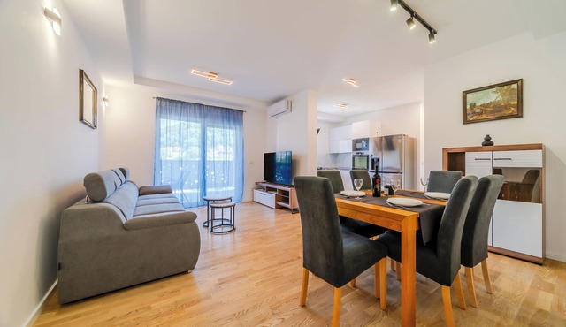 Modern Apartment With Balcony And Garage, Krapinske Toplice, Croatia