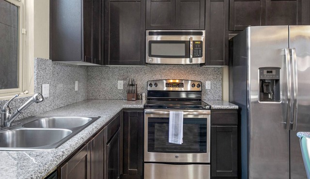 Modern Apartment in Prime Location (ID8407X53)
