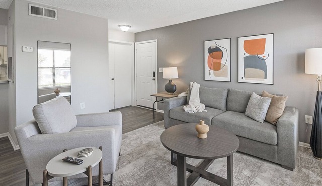 Modern Apartment in Prime Location (ID7958X11)