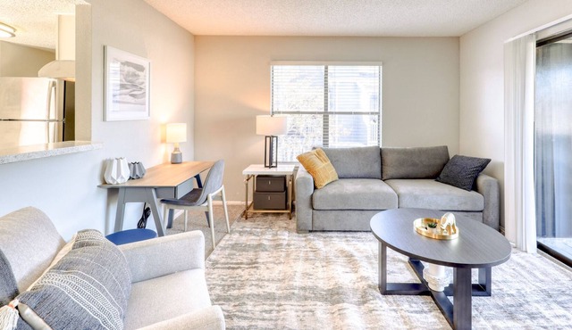 Modern Apartment in Prime Location (ID6123X10)