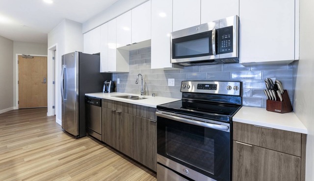 Modern Apartment in Prime Location (ID1979X34)