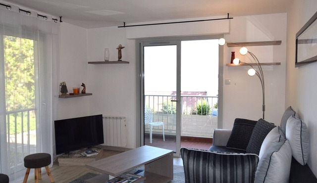 Modern apartment with balcony in Évian-les-Bains