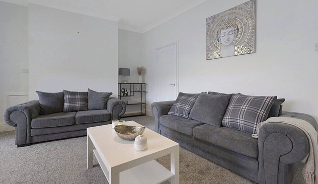 Modern Apartment, Near Blyth Coast, Sleeps 5