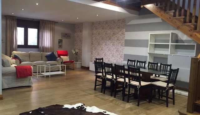 Modern Apartment 250 m2 at 10 "walk from the Historic District