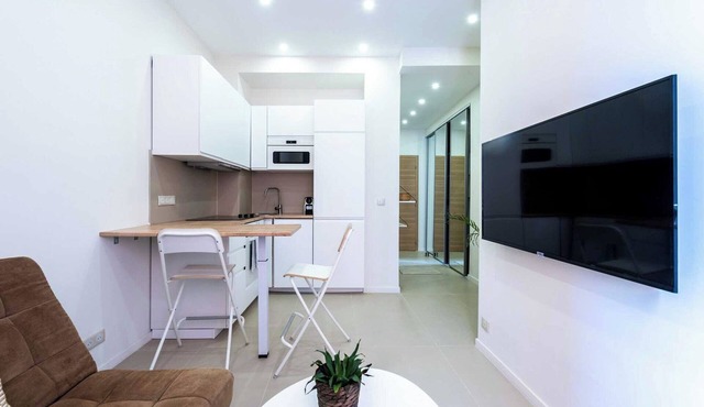 Modern apartment -2BDR/6P - 300m from the BEACH