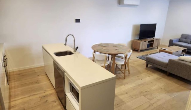 Modern Apartment Airport Area