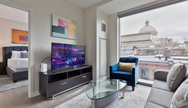 Modern Apartment Back Bay
