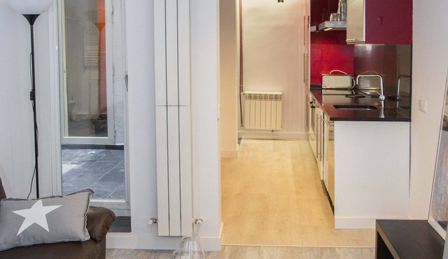MODERN APARTMENT, BRIGHT, WELL LOCATED