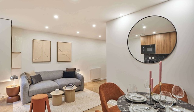Modern Apartment Center of Paris Montmartre