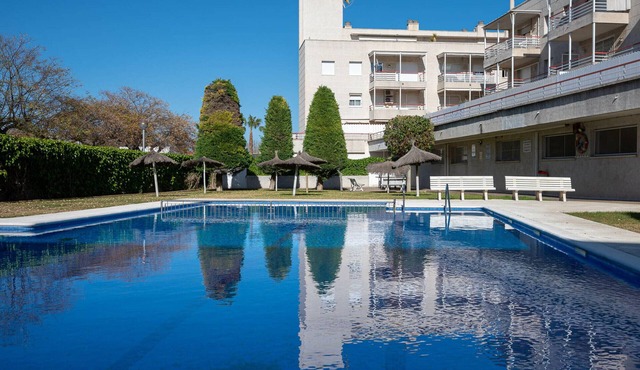 Modern apartment 280m from beach with pool and air conditioning