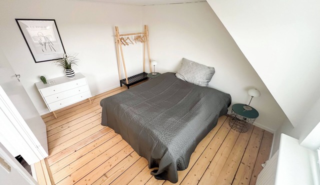 Modern apartment for 6 in city center