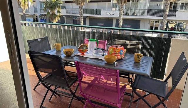 Modern Apartment with AC, Parking & Balconies - Near Beach, Sleeps 6